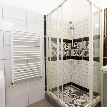Apartment Danube Side Oasis W 2bdr In A Pedestrial Street Budapest