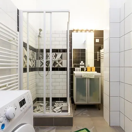 Danube Side Oasis W 2bdr In A Pedestrial Street * Budapest