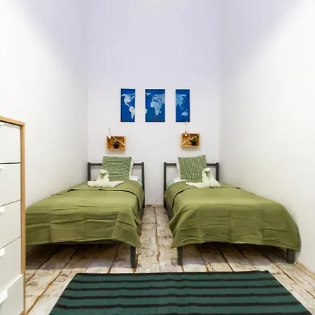 Apartment Danube Side Oasis W 2bdr In A Pedestrial Street Budapest